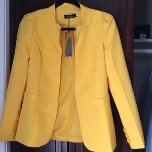 Beautiful yellow blazer
